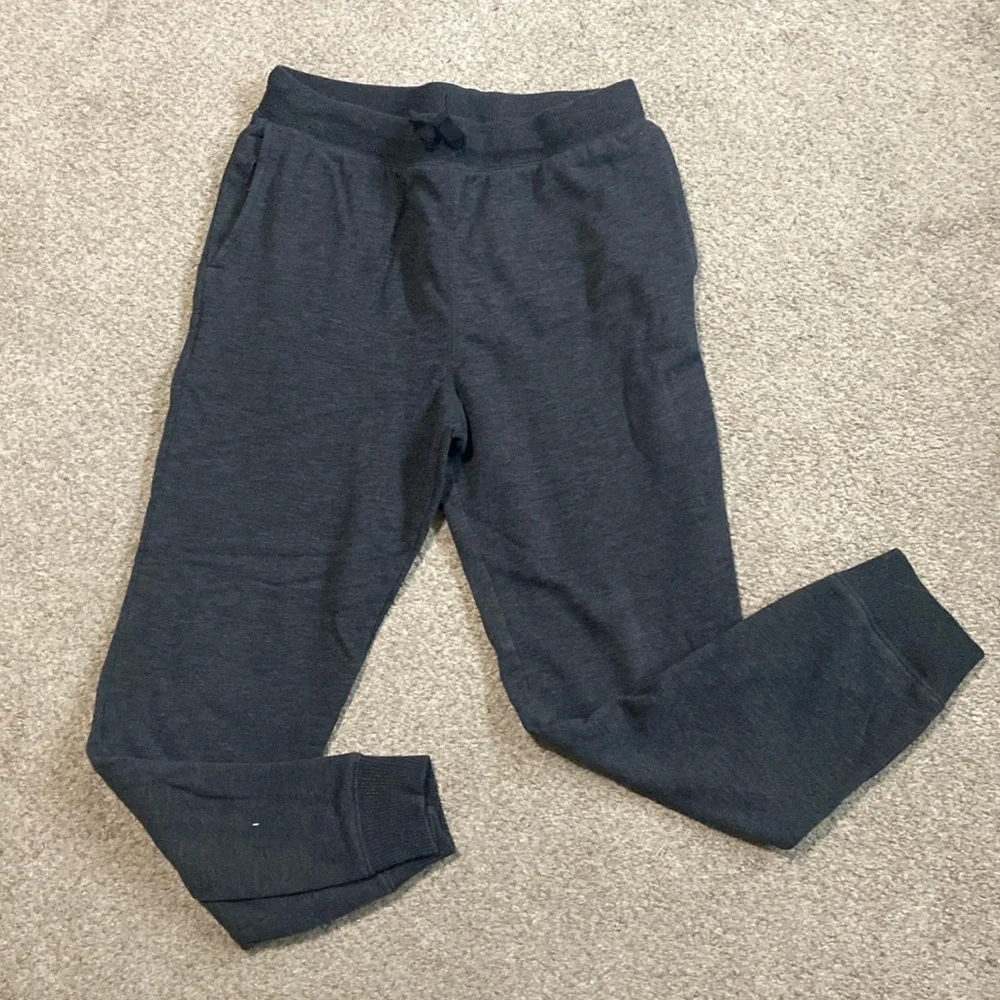 ❄️ ✏️Like new, boys sweatpants. - Picture 1 of 2